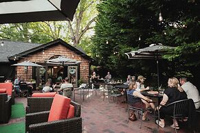 Peri Social House
