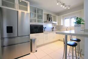 Tess Villa Andalusian Sun