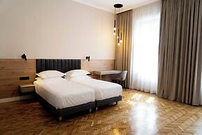 Bloom Downtown Suites