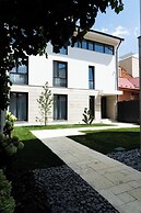 Bloom Downtown Suites