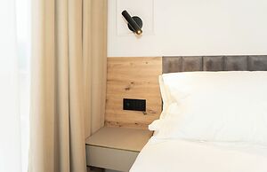 Bloom Downtown Suites