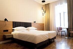 Bloom Downtown Suites