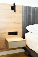 Bloom Downtown Suites