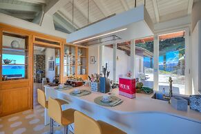 Paradis Relais Pool View EV Recharge