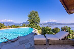 Paradis Relais Pool View EV Recharge