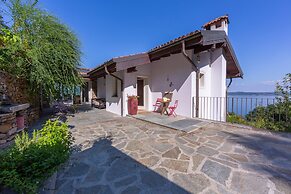 Paradis Relais Pool View EV Recharge