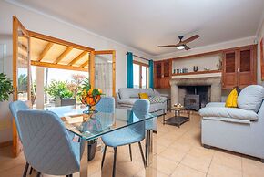 Vista Sol in Ariany With 2 Bedrooms and 1 Bathrooms