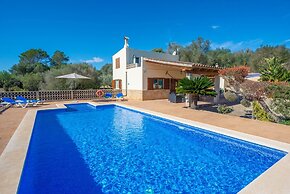 Vista Sol in Ariany With 2 Bedrooms and 1 Bathrooms