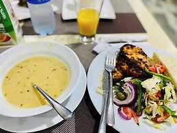 EdisPremier Hotel & Suites