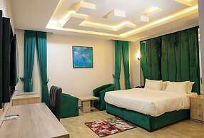 EdisPremier Hotel & Suites