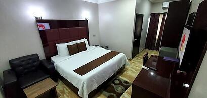 EdisPremier Hotel & Suites