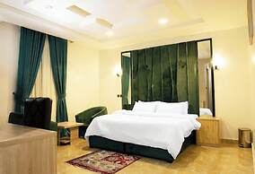 EdisPremier Hotel & Suites