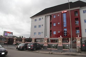 EdisPremier Hotel & Suites