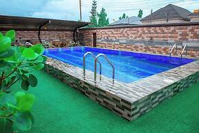 EdisPremier Hotel & Suites