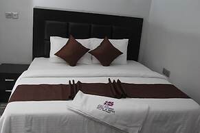 EdisPremier Hotel & Suites