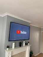 3 Bedroom Cozy House in Reading
