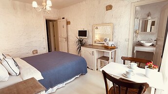 Mina Otel by Adda Alaçatı