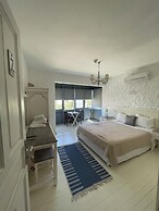 Mina Otel by Adda Alaçatı