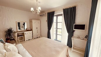 Mina Otel by Adda Alaçatı