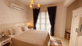 Mina Otel by Adda Alaçatı