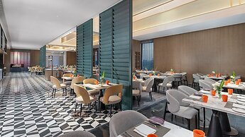 Holiday Inn Wuhan Houguan Lake by IHG