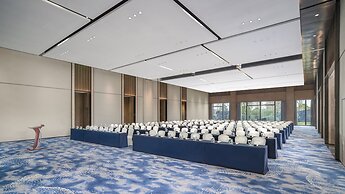 Holiday Inn Wuhan Houguan Lake by IHG