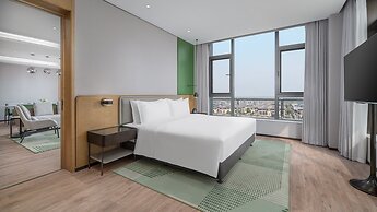 Holiday Inn Wuhan Houguan Lake by IHG