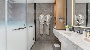 Holiday Inn Wuhan Houguan Lake by IHG