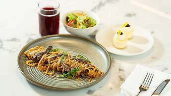 Holiday Inn Wuhan Houguan Lake by IHG