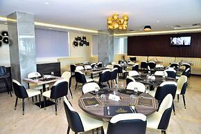 3pple M Continental Hotel & Suites
