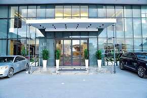 3pple M Continental Hotel & Suites