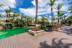 Farmhouse Oasis Retreat in Homestead