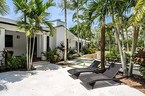 Farmhouse Oasis Retreat in Homestead