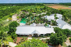 Farmhouse Oasis Retreat in Homestead