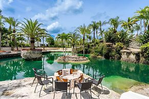 Farmhouse Oasis Retreat in Homestead