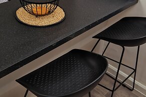 4 Bedroom, Free Parking, Contractors & Families