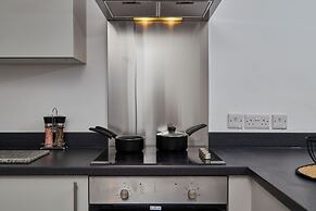 4 Bedroom, Free Parking, Contractors & Families