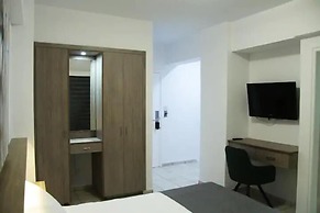LARNACA BAY SUITES