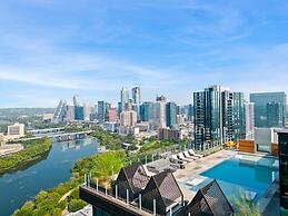 1BR Condo on Rainey St with Pool & Views