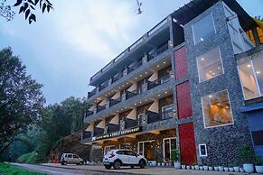 Clovis Hotel & Restaurant