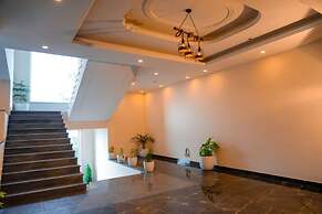 Clovis Hotel & Restaurant