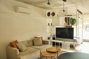 Studio with Amenities and River View by BT Homes