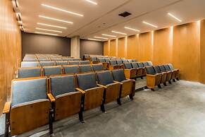 Studio with Amenities and River View by BT Homes