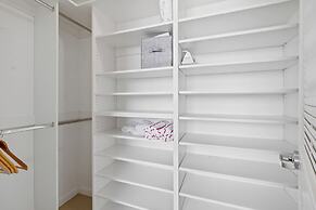 Quiet & central Apt in Midtown Miami