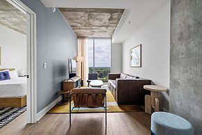 New 1BR Condo on Rainey St-Rooftop Pool