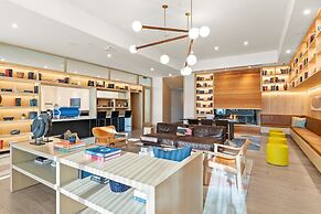 New 1BR Condo on Rainey St-Rooftop Pool