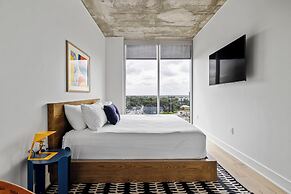 New 1BR Condo on Rainey St-Rooftop Pool