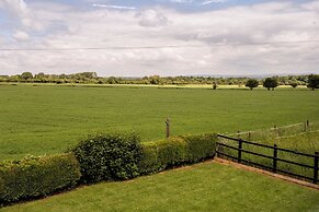 Gorgeous Rural 4BD Farm With Hot Tub