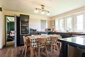 Gorgeous Rural 4BD Farm With Hot Tub