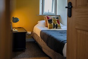 Gorgeous Rural 4BD Farm With Hot Tub